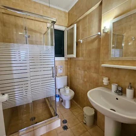 Standart , Daire Glifada